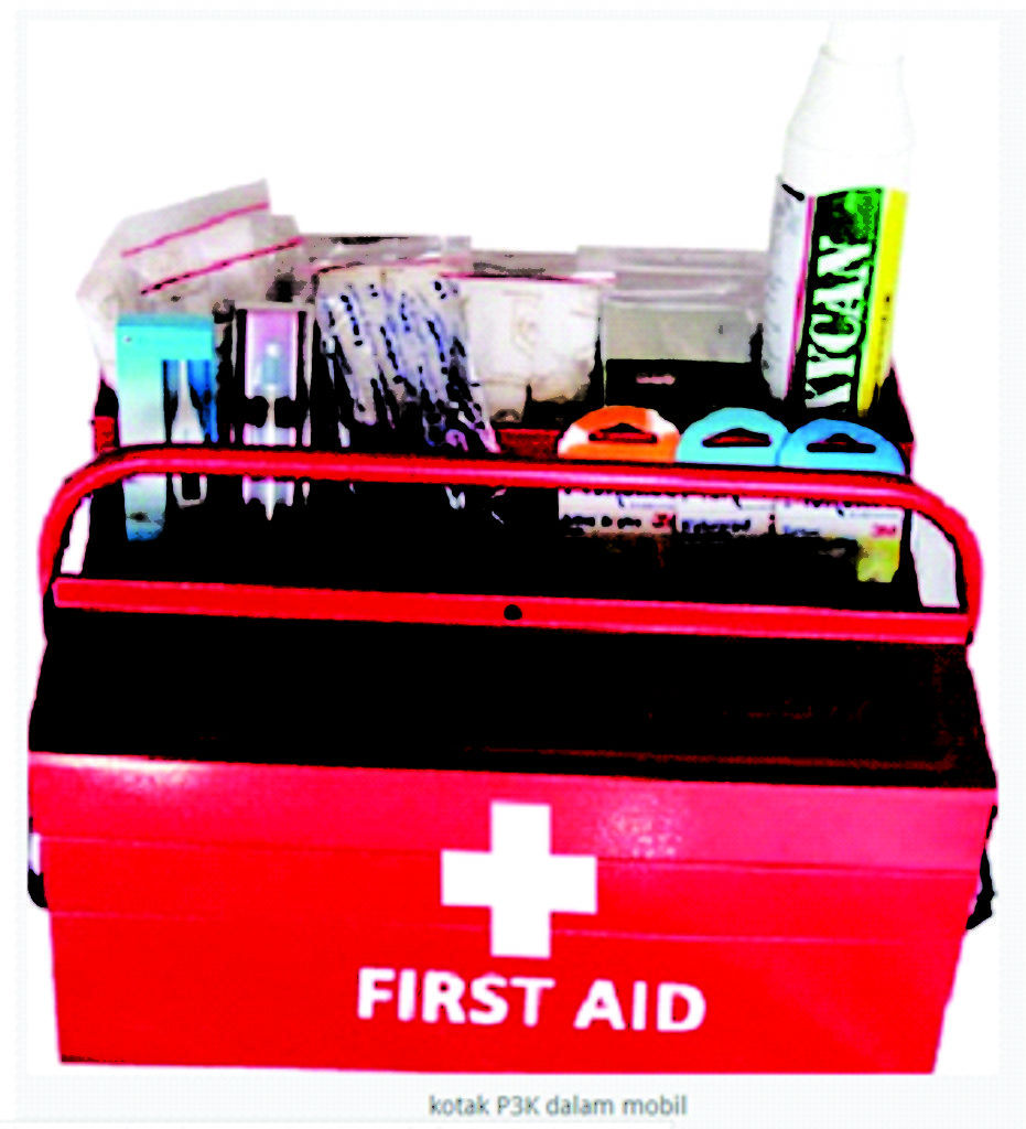 Isi Kotak P3K di Mobil